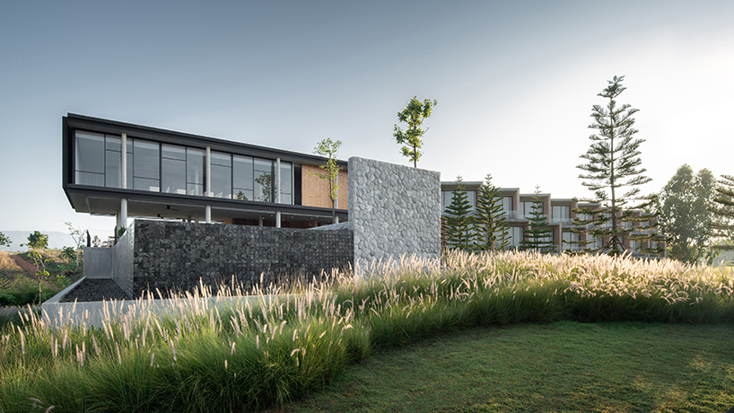 IDIN architects connects guests with stunning mountain views in a thailand resort