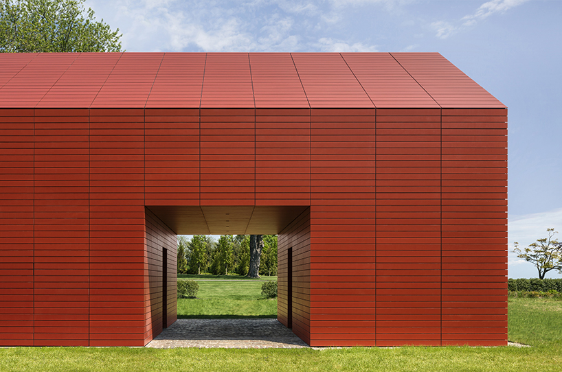 roger ferris + partners builds the red barn in connecticut, new england