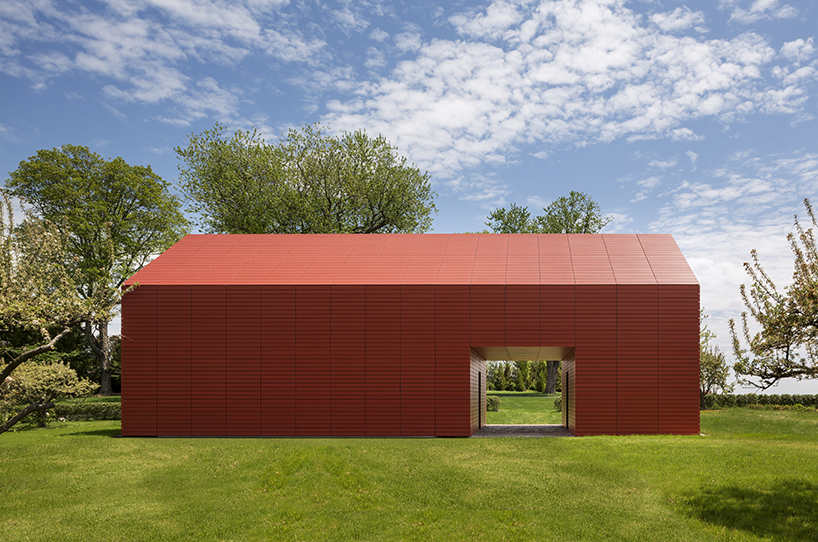 the red barn by roger ferris + partners reinterprets traditional new england architecture designboom