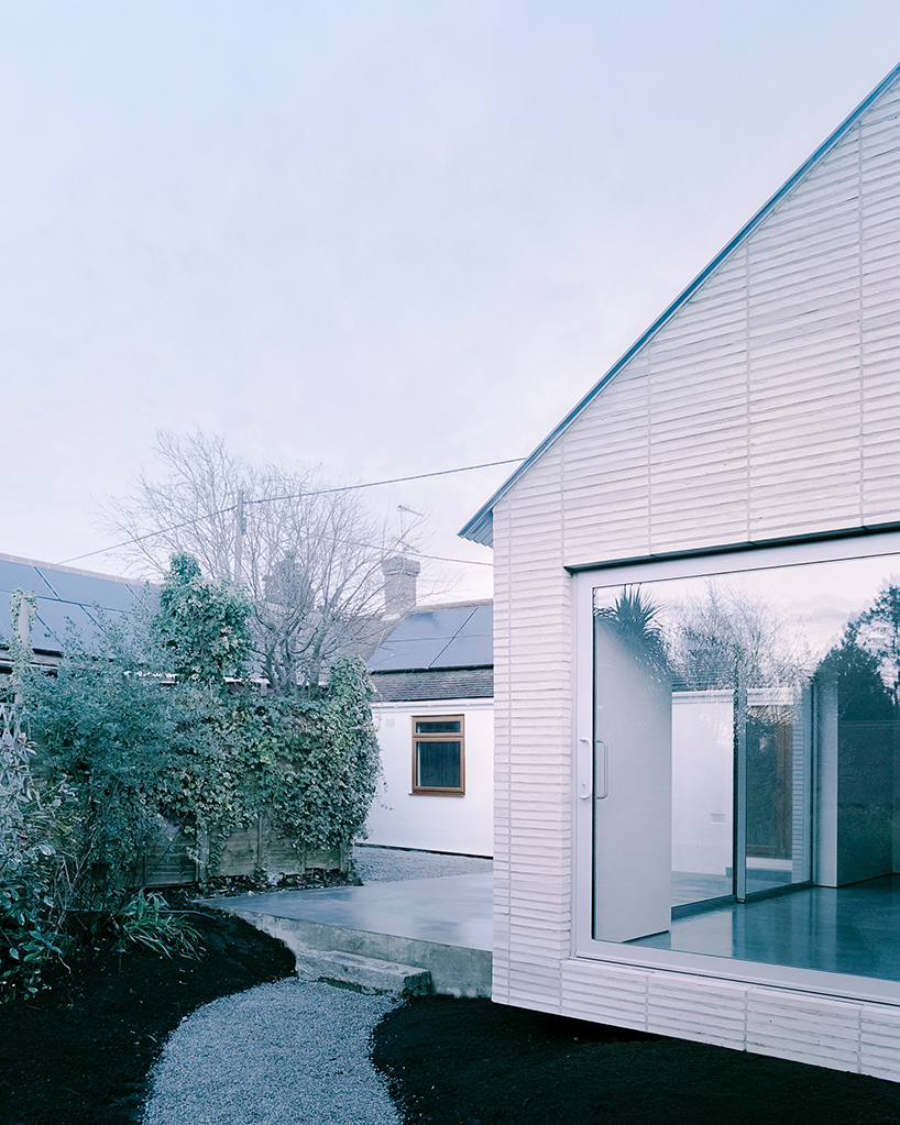 jonathan-burlow-over-the-edge-extension-kent-england-02-02-2020-designboom