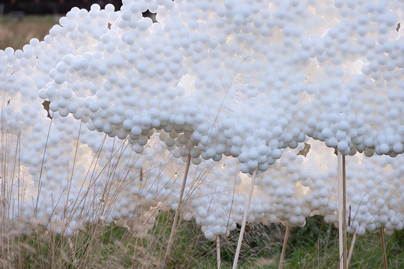 inclume designs an ephemeral pavilion using 8,888 white spheres designboom