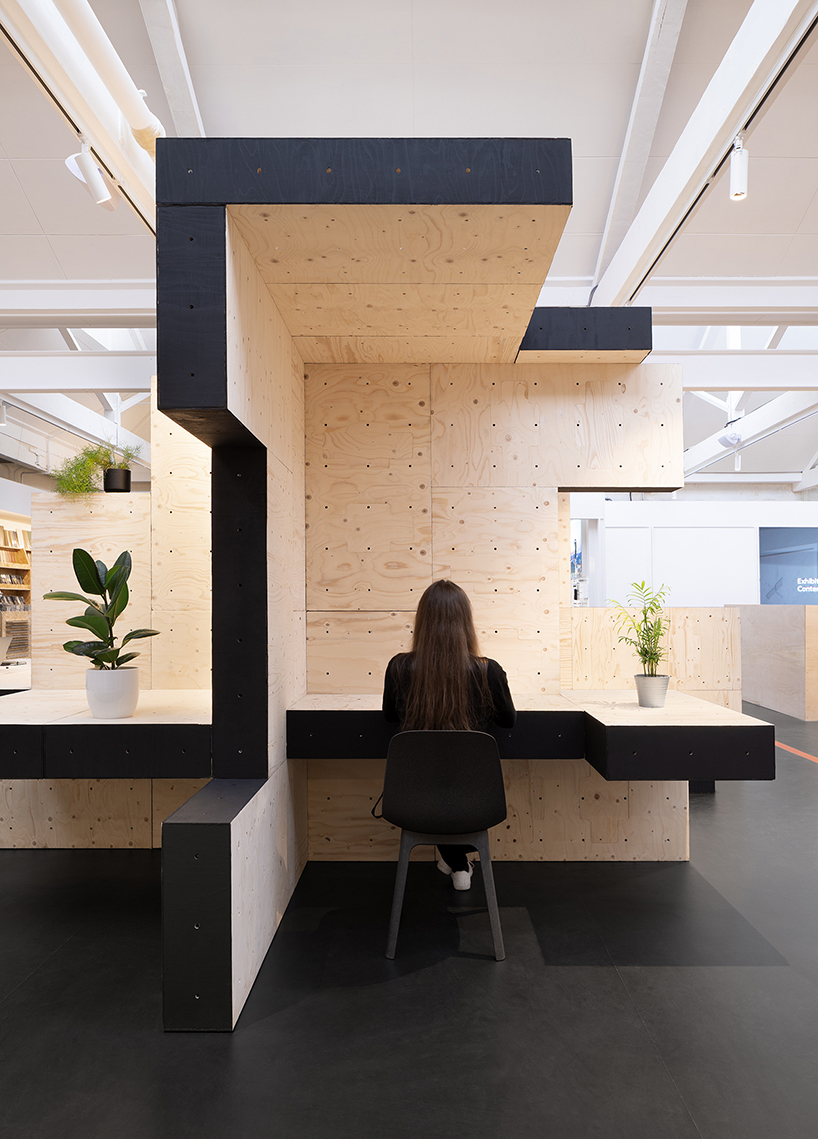 AUAR uses robotically fabricated timber blocks to build temporary home-office in london designboom
