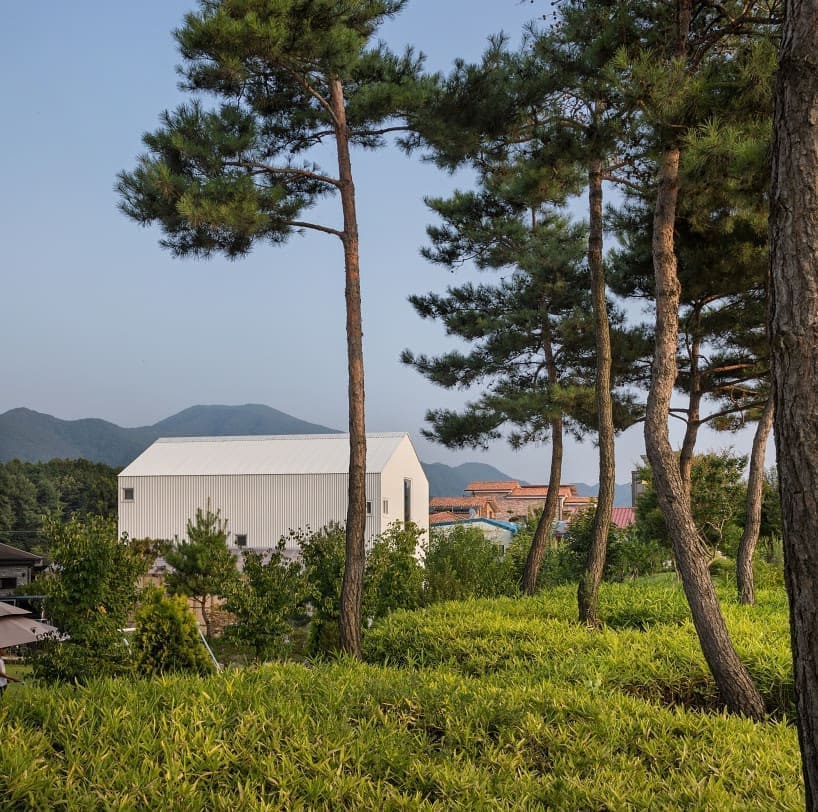 HUSO + partners creates a simple house for relaxed rural life in south korea designboom