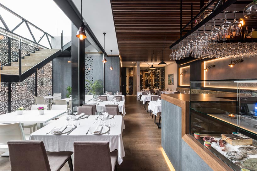 viroc panels and microcement complete VIMARVI's restaurant design in spain