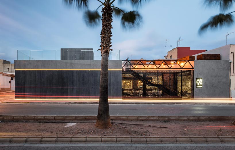 viroc panels and microcement complete VIMARVI's restaurant design in spain