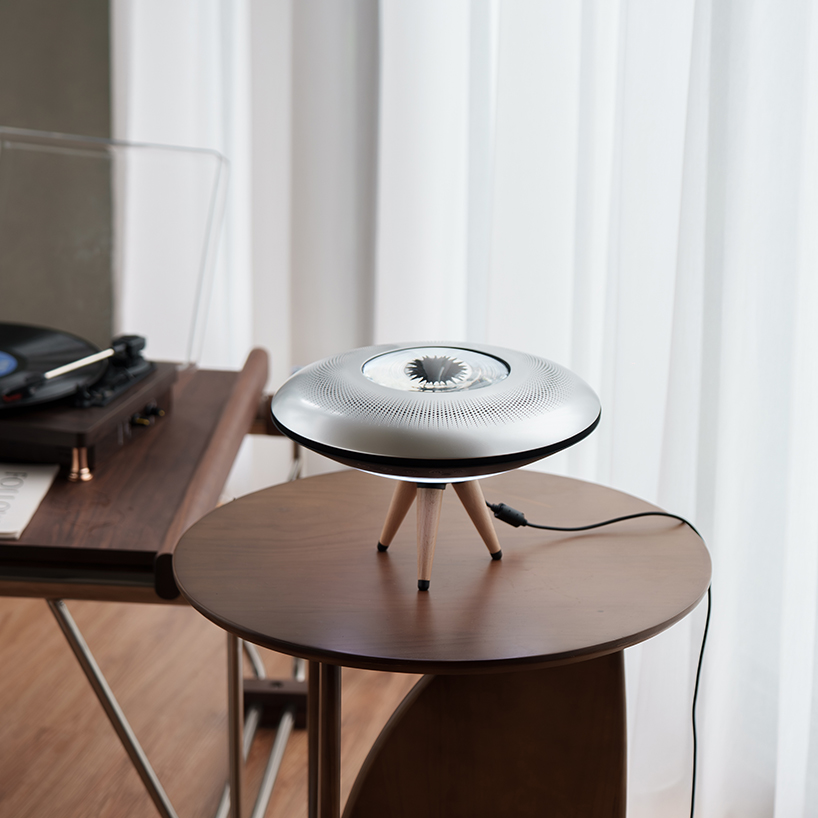 UFaudiO speaker uses ferrofluid to transform music into hypnotic visual performance