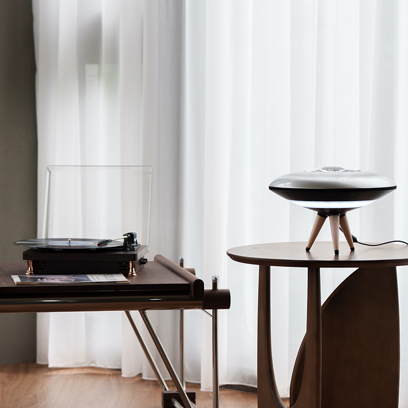 UFaudiO speaker uses ferrofluid to transform music into hypnotic visual performance