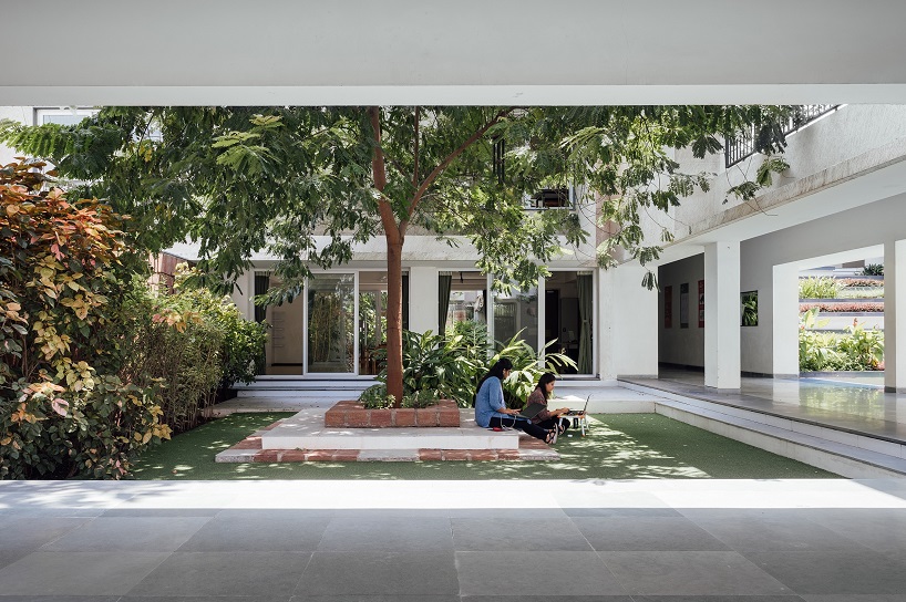 SA plans a stepped courtyard in the center of 'northstar school' in india designboom