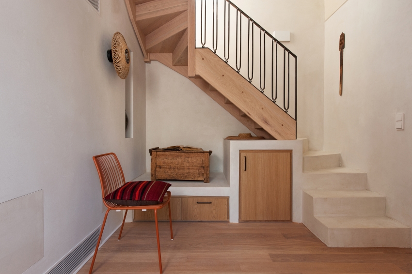 detale breathes new life into old dilapidated house in greek seaside village