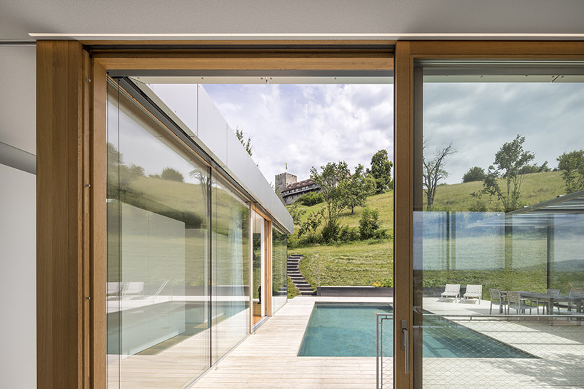 courtyard house by christian tonko 10