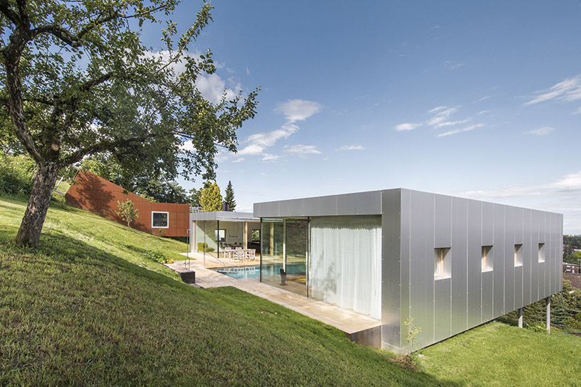 courtyard house by christian tonko 5