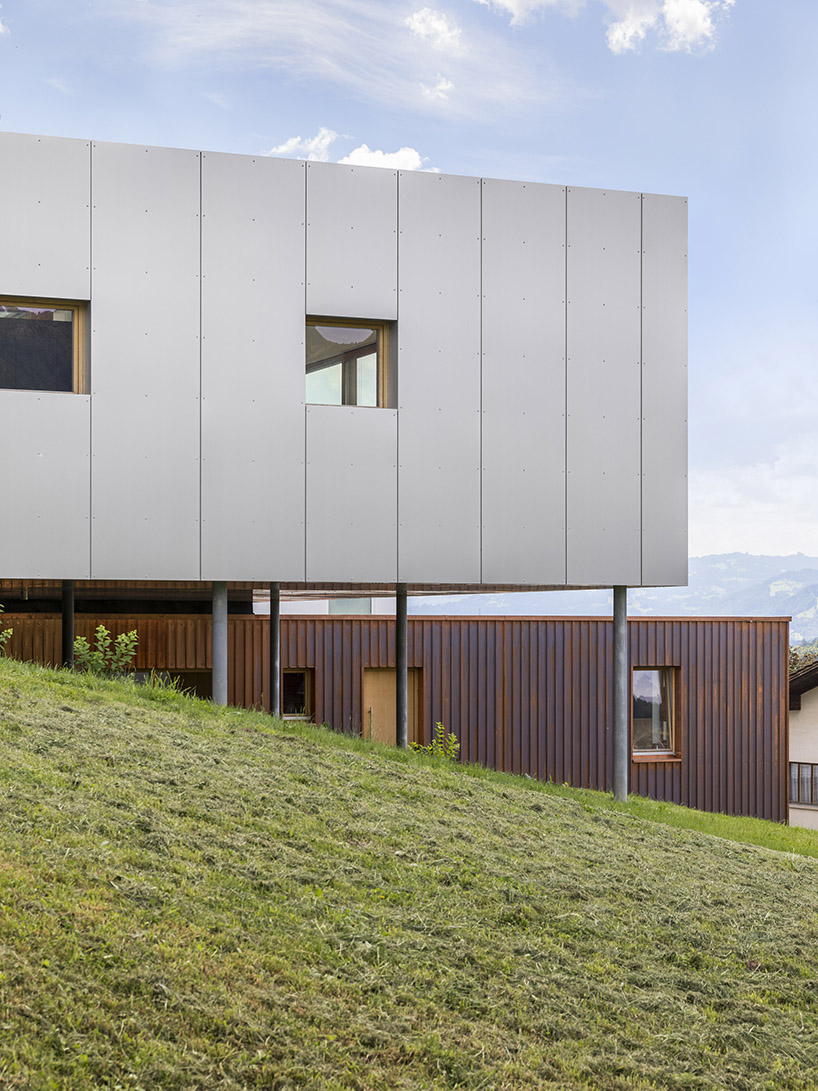 courtyard house by christian tonko 6