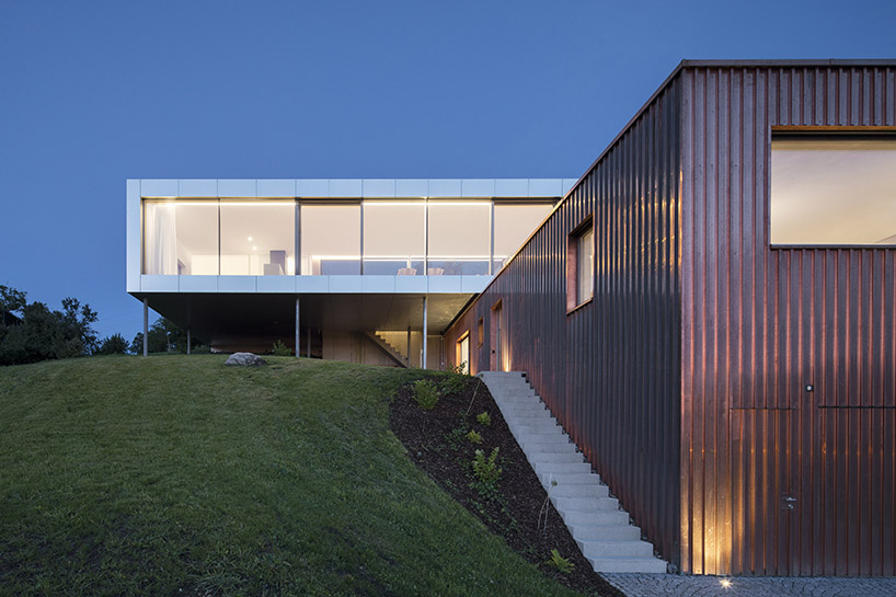 courtyard house by christian tonko 8