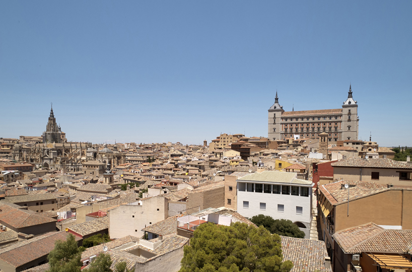 romero & vallejo build contemporary house within historic city center of toledo, spain