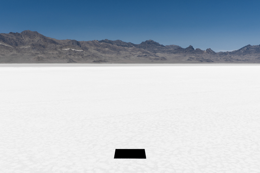 light-absorbing fabric creates monumental black square in utah’s white salt flats - 2