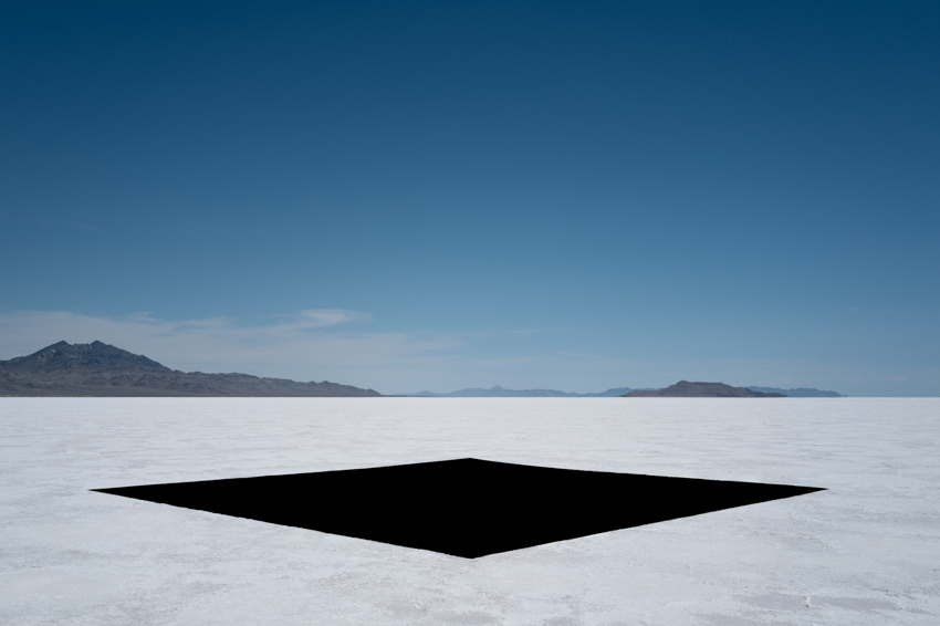 light-absorbing fabric creates monumental black square in utah’s white salt flats - 3