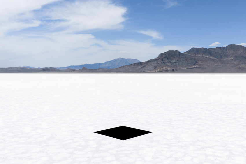 light-absorbing fabric creates monumental black square in utah’s white salt flats - 4