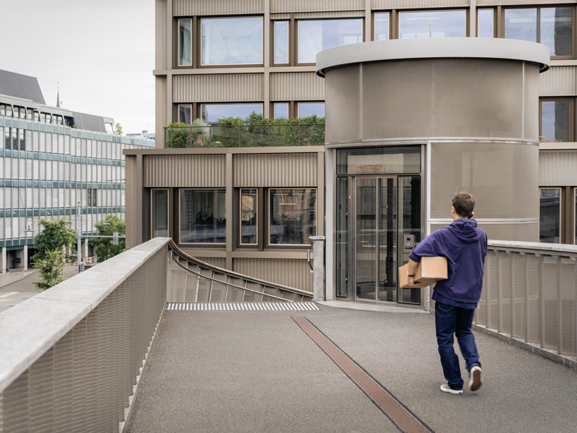 Puente peatonal Zurich Negrelli y densa red ferroviaria 3