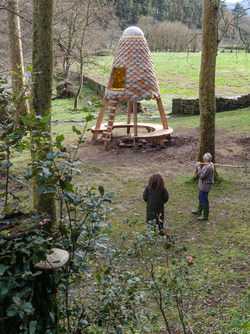 arquimaña puts a contemporary spin on a traditional basque hut designboom