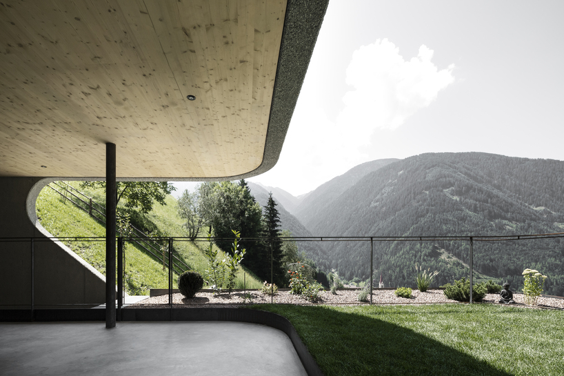 konoA renovates and extends 'house gasser' in south tyrol designboom