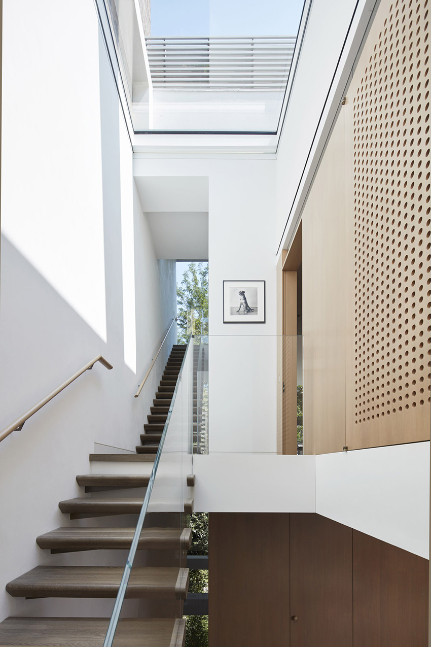 SKOLNICK turns a 1830s townhouse into a light-filled 'vertical loft' in NYC designboom