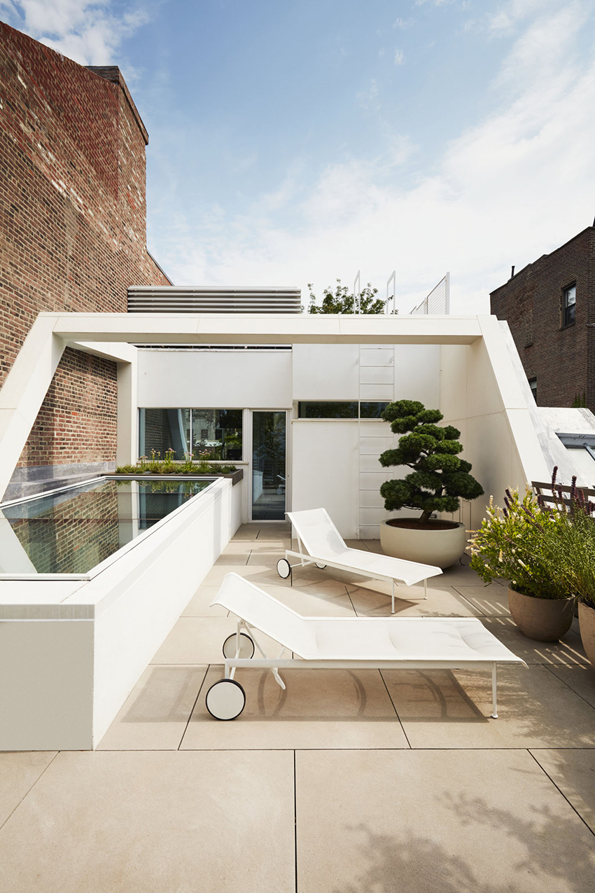 SKOLNICK turns a 1830s townhouse into a light-filled 'vertical loft' in NYC designboom