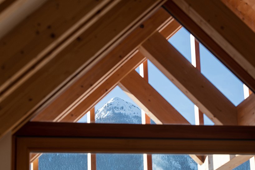raketa d.o.o. reinterprets traditional 'gank' balcony in alpine slovenian dwelling