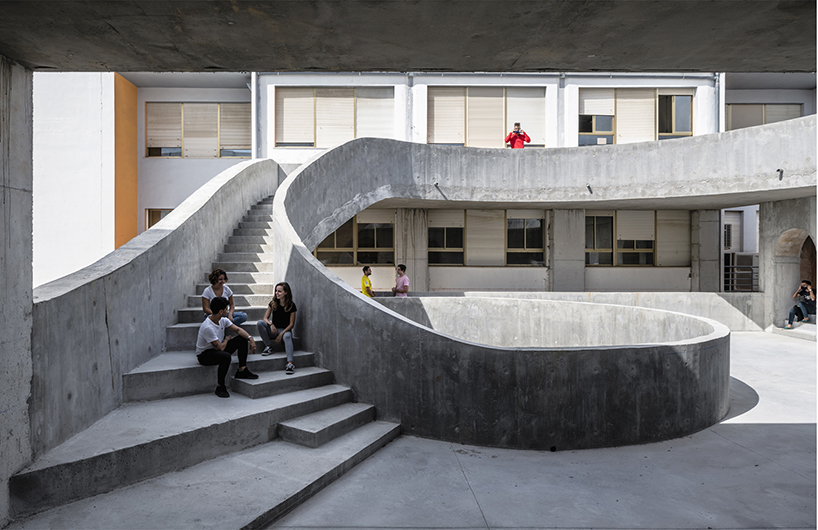 DJarquitectura coloca una estructura de hormigón en espiral para el trabajo creativo en el campus universitario, España