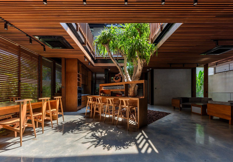 Los arquitectos crean casas que respiran por sí mismas con soluciones de fachada únicas 7