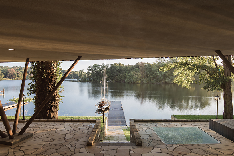 carlos zwick designs elevated lake house in potsdam germany 4