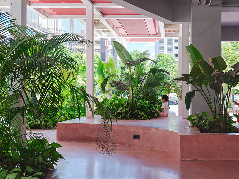 Paneles de aluminio perforado envuelven como un velo el complejo comercial Noahide de China