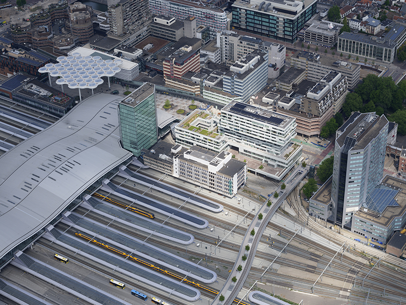 Het Hoofdperron is gebouwd boven het schilderachtige Microcity Utrecht Station 10