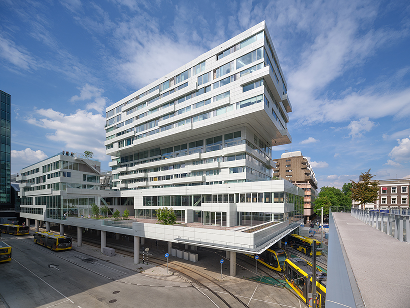 Head Platform is gebouwd boven Micro City Utrecht Station 5 inclusief landschap