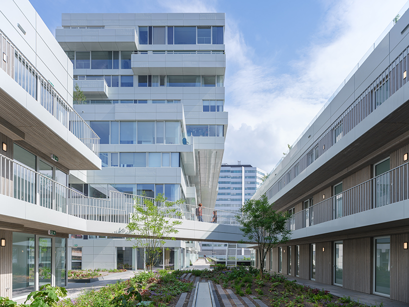 Head Platform is gebouwd boven Micro City Utrecht Station 9, inclusief een landschap.