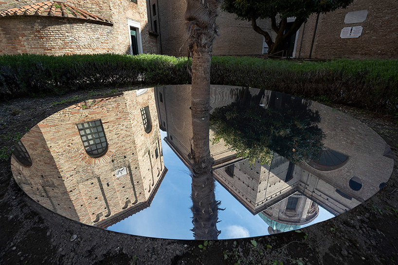 a series of mirror artworks search for a new spatiality at ravenna's heritage sites, italy