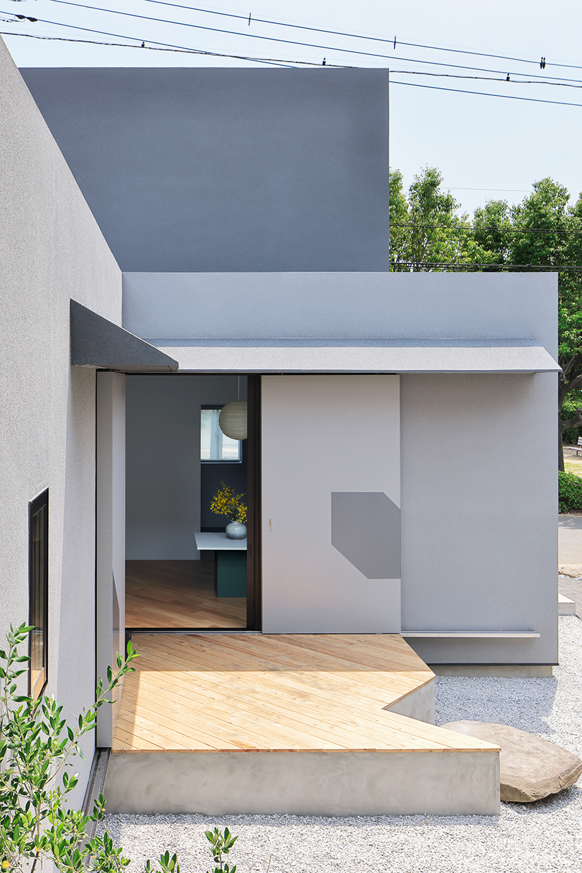 'goro goro' space invites the family to interact and rest within casa eri in japan