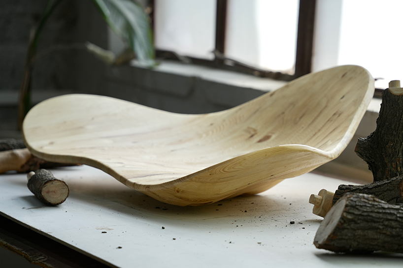 ergonomic meditation chair follows the body's contours and supports the spine