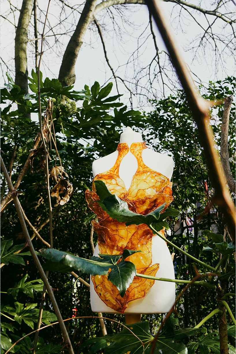 mengyan guo sculptural top skirt discarded tea leaves