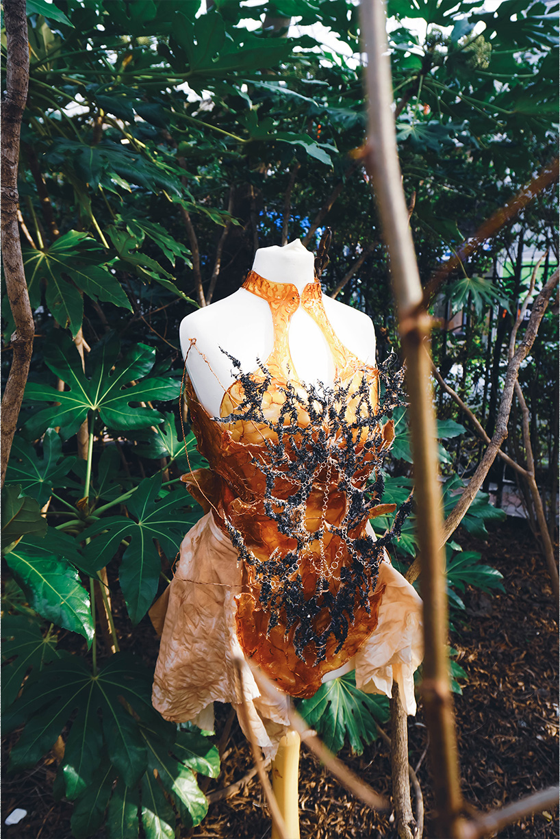 mengyan guo sculptural top skirt discarded tea leaves