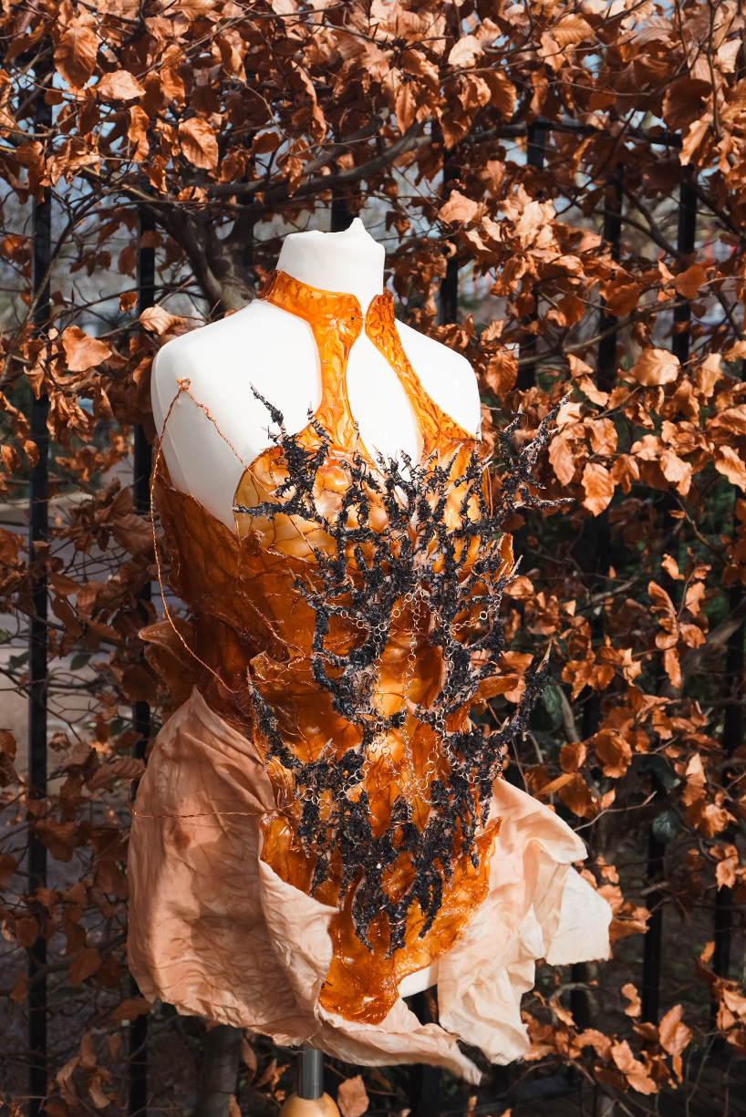 mengyan guo sculptural top skirt discarded tea leaves