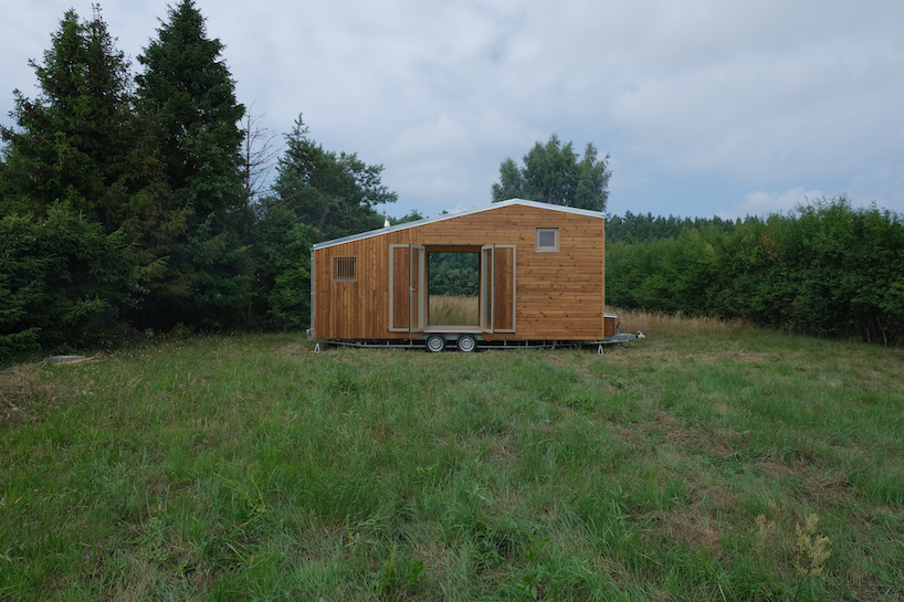 this tiny house on wheels brings nature into focus 1