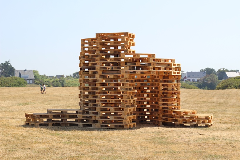 jakob+macfarlane turns reclaimed pallets into contemplative refuge on the normandy coast - 4