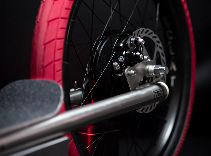 Pipegun Sixteen : esprit BMX et grandes roues pour la nouvelle trottinette  électrique de Tozz Bike - Cleanrider