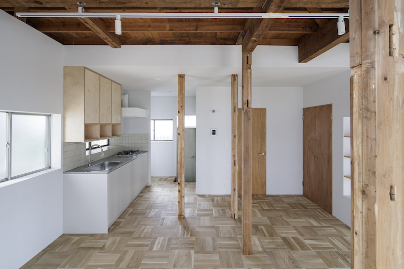 ROOVICE blends original architecture + new intervnetions in 1970s japanese house refurb