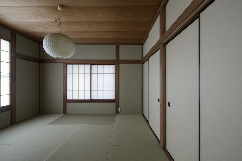 ROOVICE blends original + new architecture in 1970s japanese house refurb