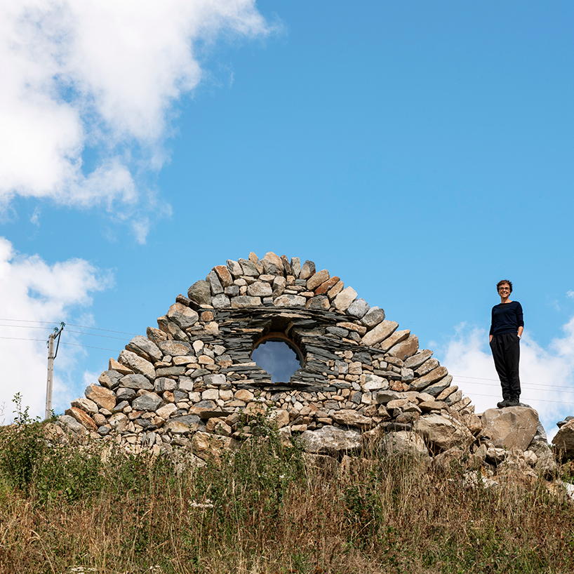 Suchaillou Stone Shelter incorporates inside the rocky rock along the Santiago de Compostela route