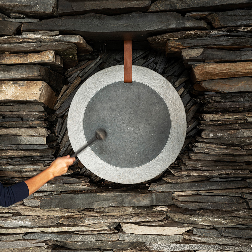 Suchaillou Stone Shelter incorporates inside the rocky rock along the Santiago de Compostela route