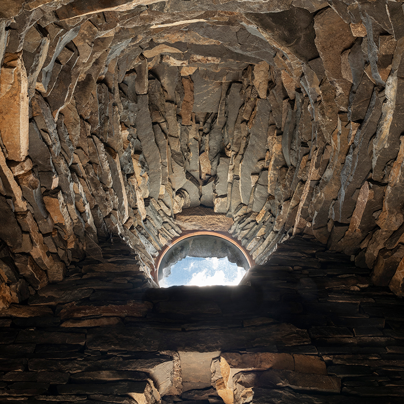 Suchaillou Stone Shelter incorporates inside the rocky rock along the Santiago de Compostela route