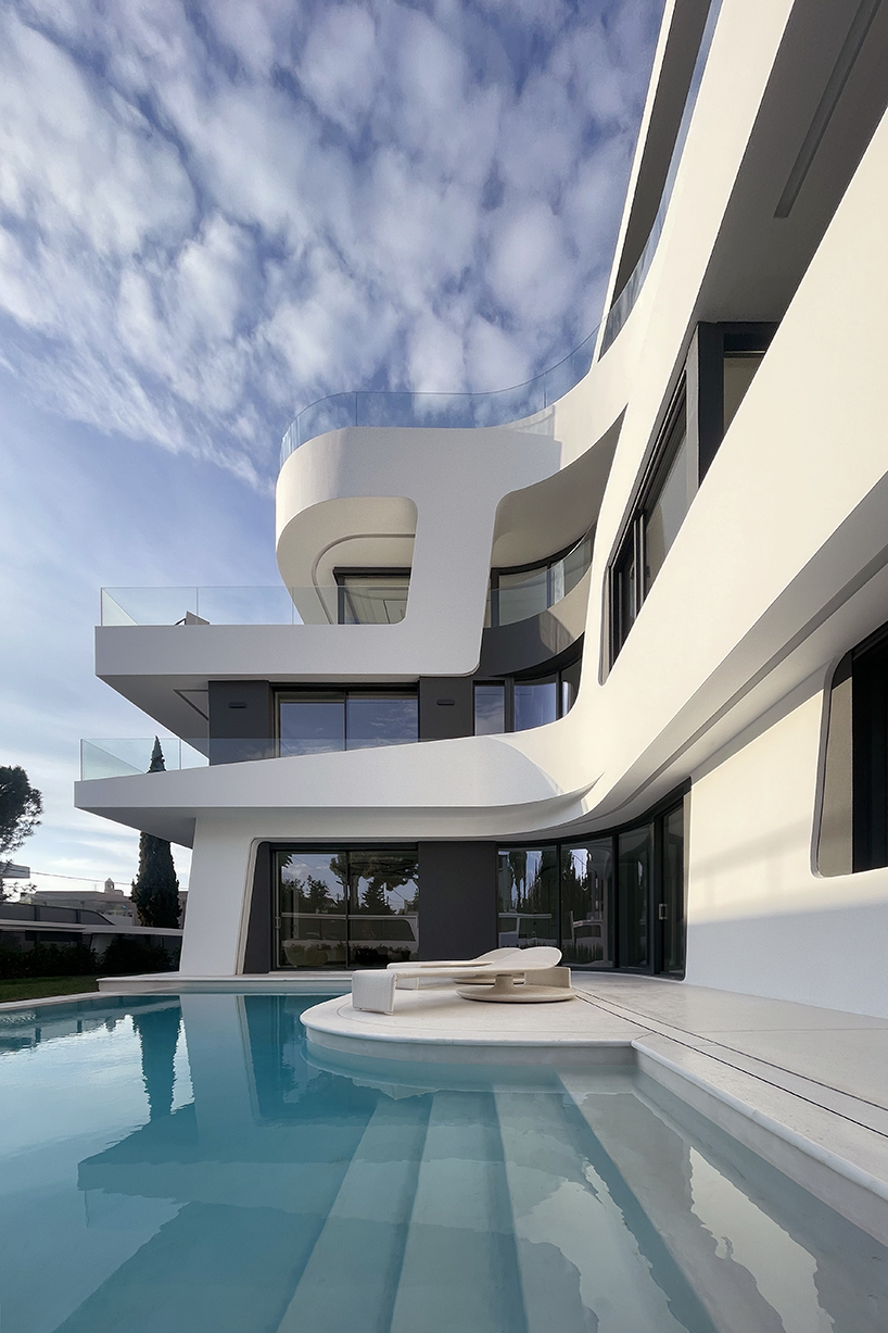 Casa de Representantes Symbiosis Una tipología residencial innovadora que reúne a dos familias 1