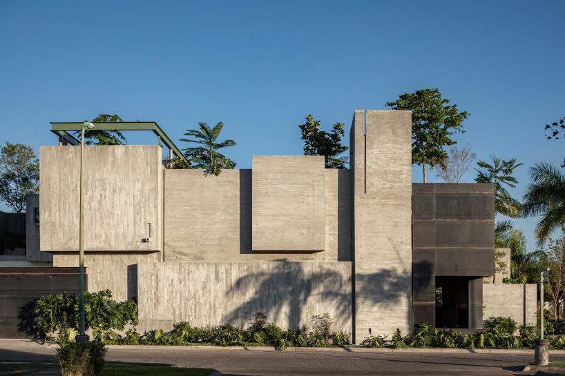 Forma combinada de bloques de concreto, piedra y acero Di frenna Arquitectos'scoceo Oficina mexicana